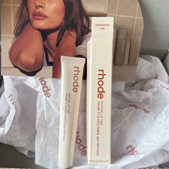 🤎 Rhode Peptide Lip Tint Cinnamon Roll 🤎 - Picture 3 of 13